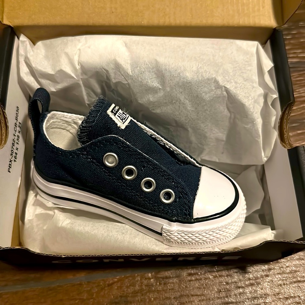 Converse Never Worn! Perfect for school!